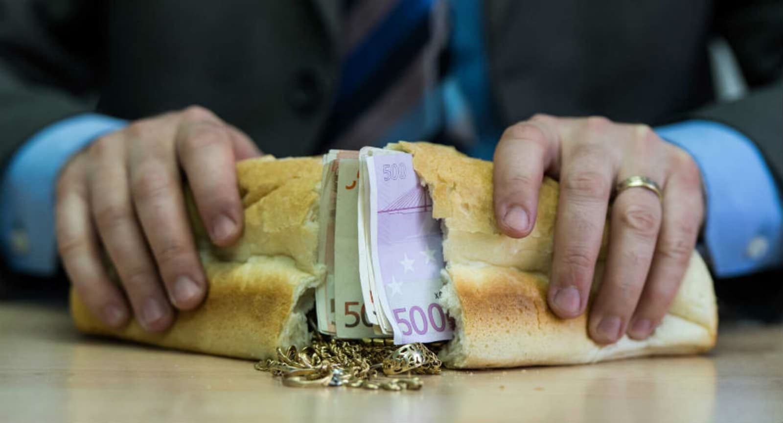 Jal' „bijeli hljeb“ jal' „profesionalni poslanik“ isto nam dođe - slika 1