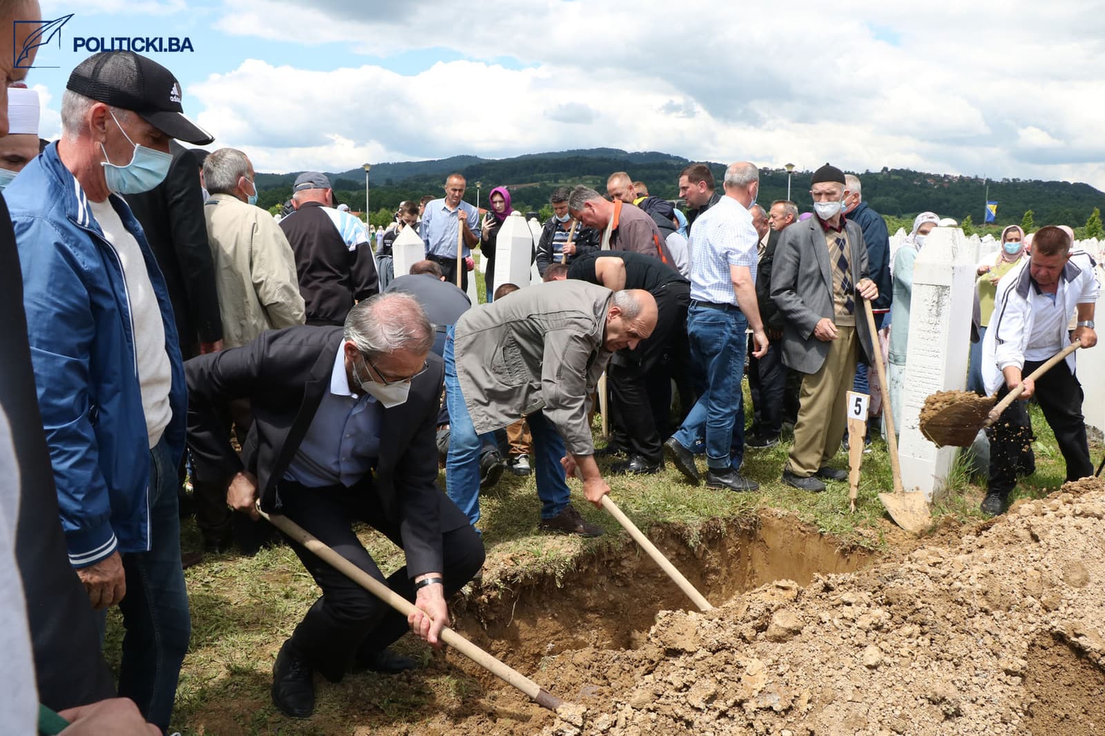 U Kalesiji ukopani posmrtni ostaci  još pet ubijenih zvorničkih Bošnjaka - slika 2