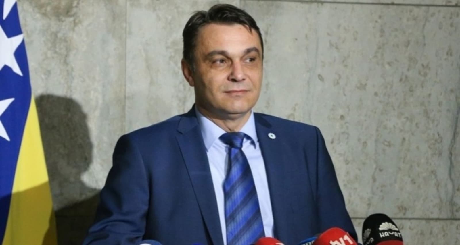 Sadik Ahmetović osuđen na šest mjeseci zatvora - slika 1