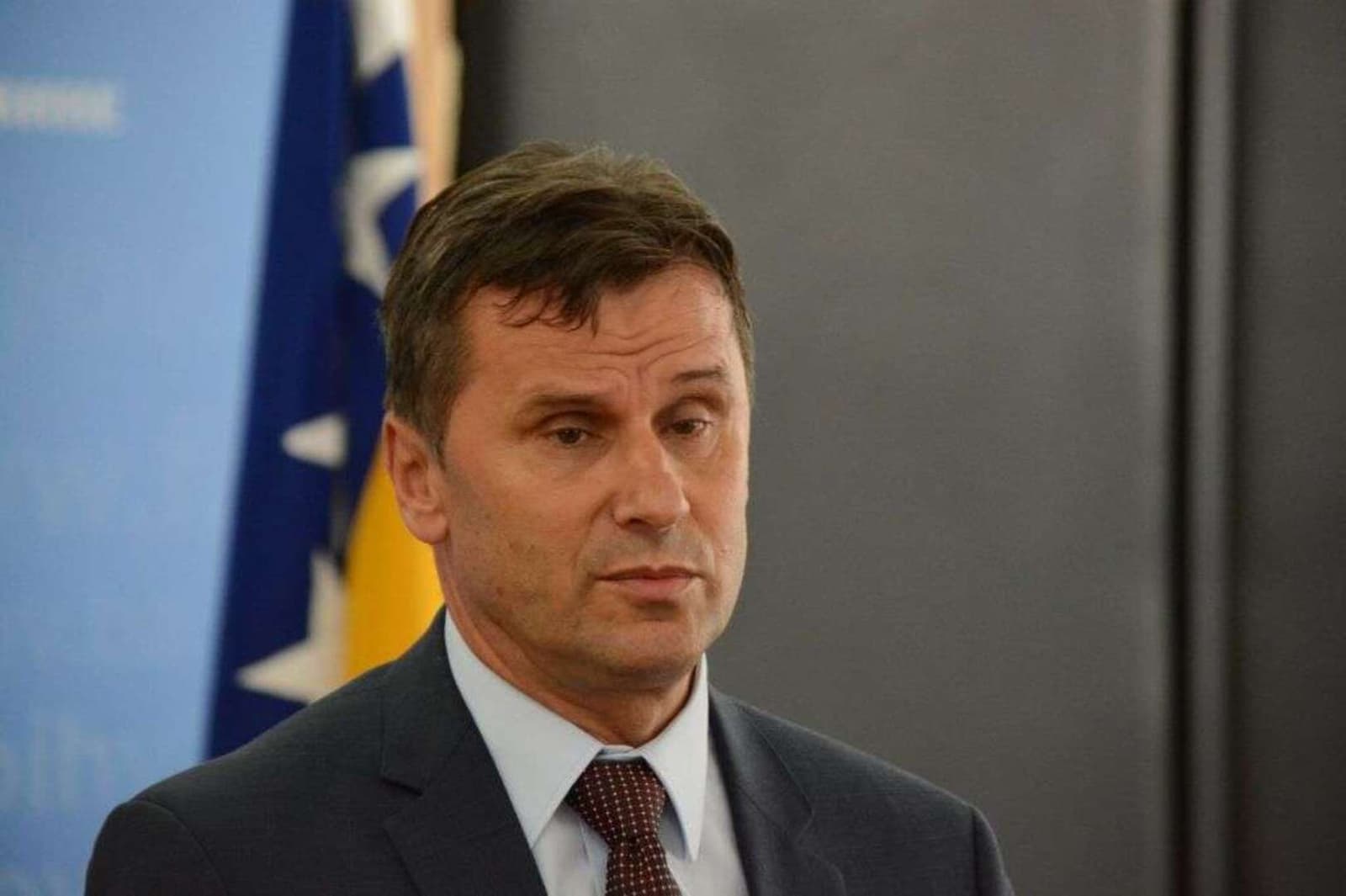 Novalić: Borimo se protiv krize, ograničavamo marže, skladištimo hranu i energente... - slika 1