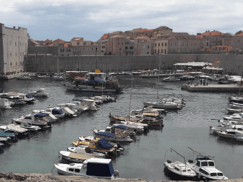 Skandalozno: Kako vodič u Dubrovniku laže o BiH