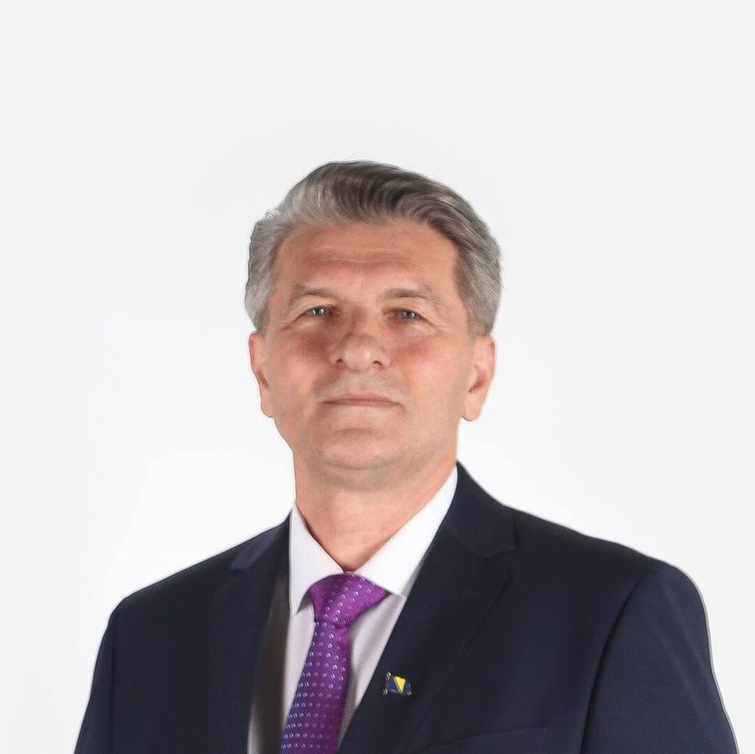 Velike stranke počinju se osipati, ali bez demokratije - slika 1