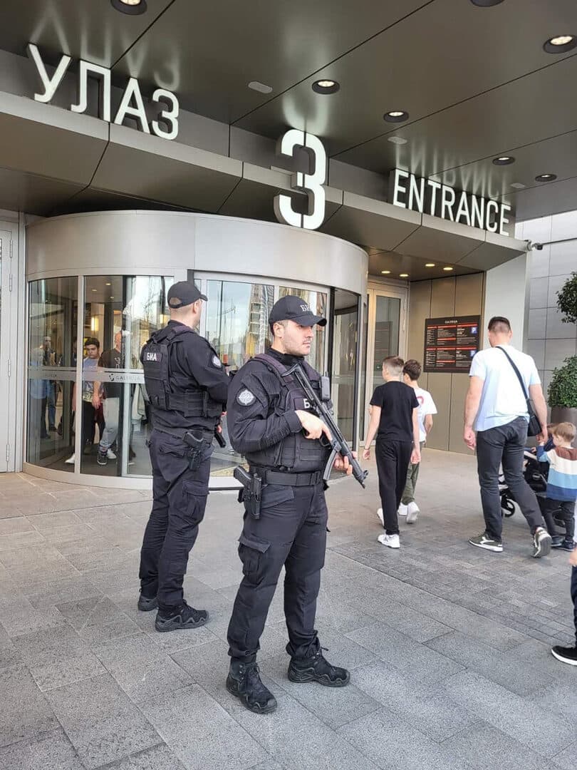 Na ulice Srbije izašli i pripadnici BIA-e. Naoružani su dugim cijevima - slika 1