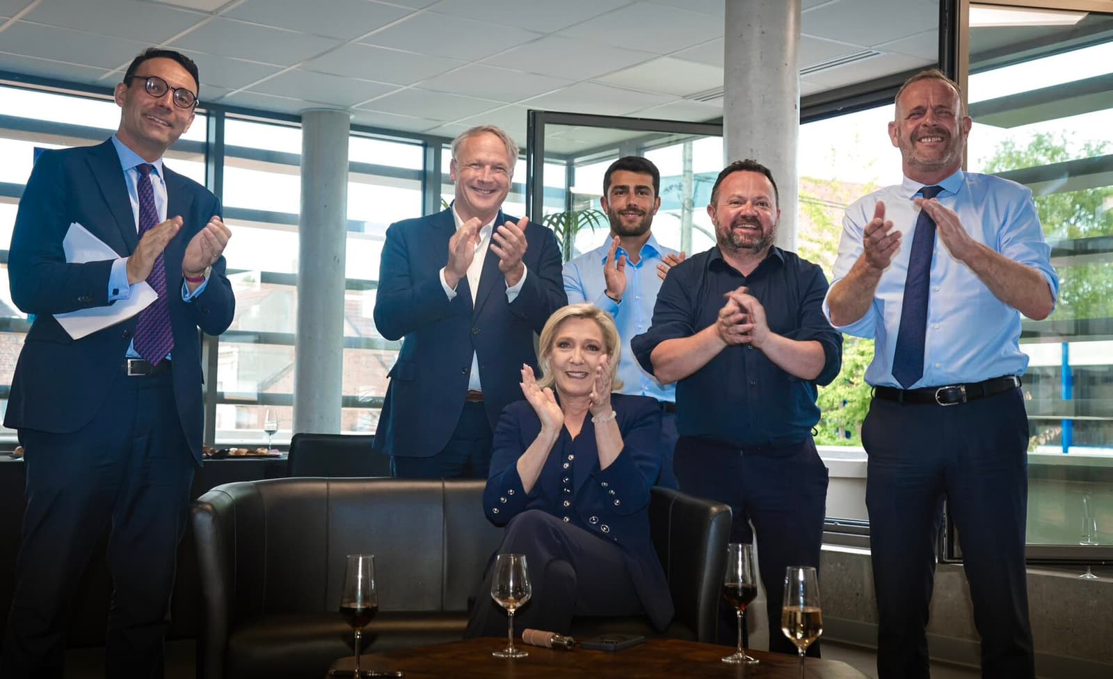 Le Pen utrostručila broj glasova - slika 1