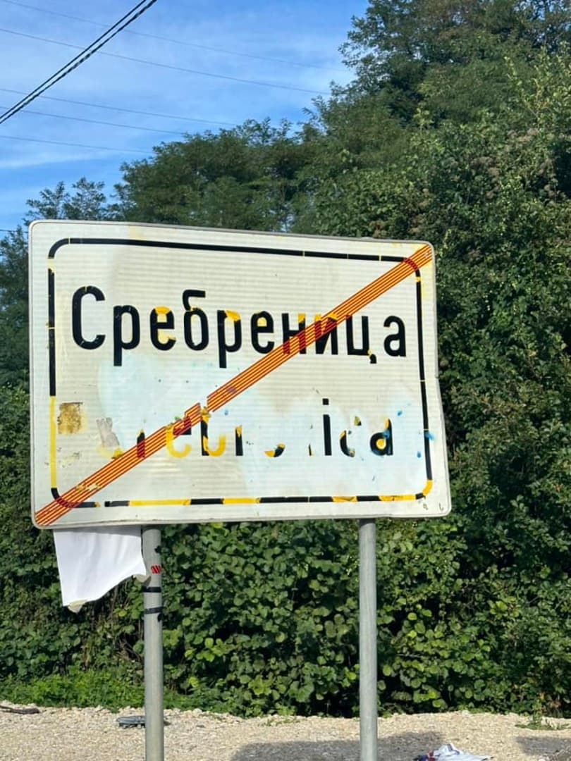 Fašistički grafiti u Srebrenici - slika 2