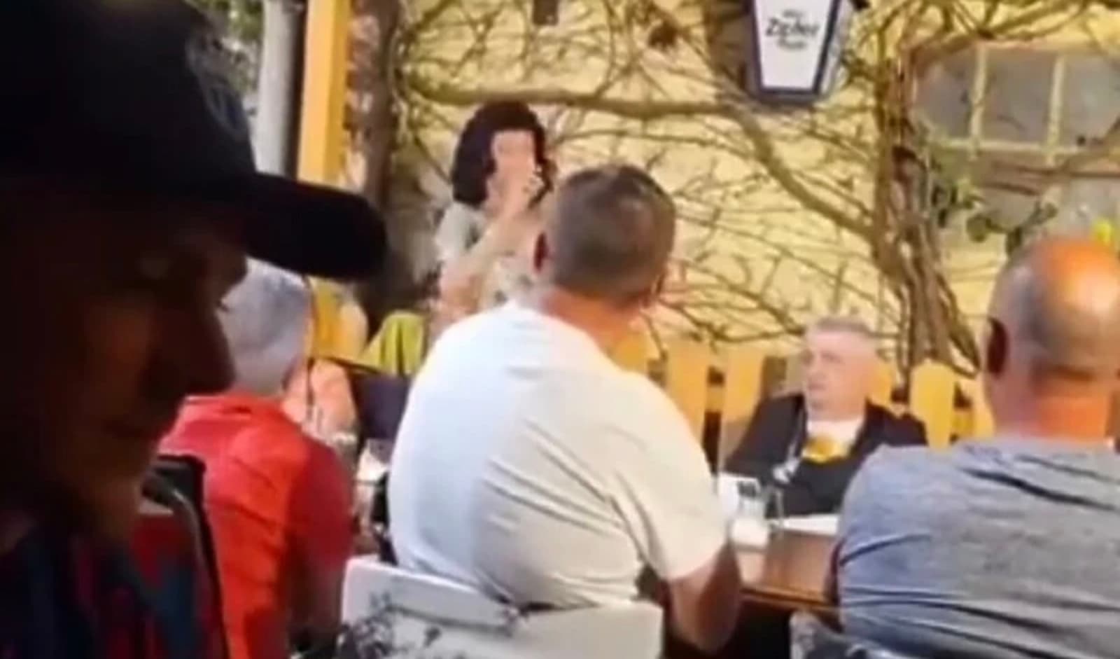 Kćerka ratnog zločinca iz kafane vrijeđala muslimane - slika 1