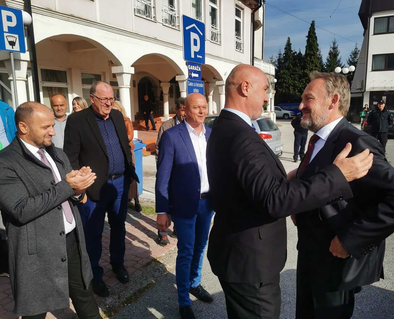 Izetbegović u TK: Osvojili smo 53.000 glasova više od Trojke - slika 12