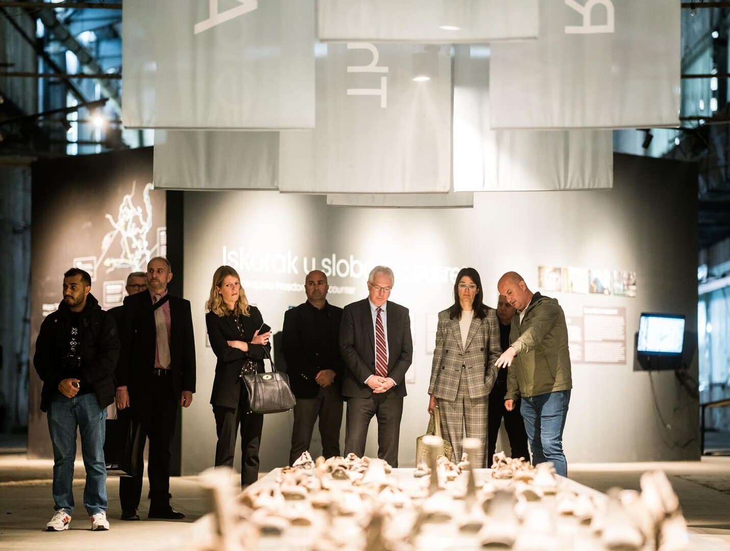 Ambasadorica SAD u Hrvatskoj posjetila Memorijalni centar - slika 3