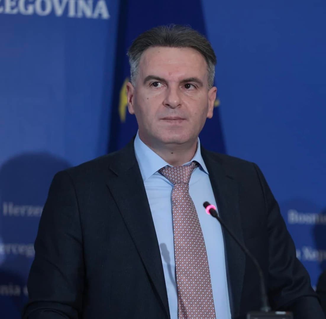 Schmidt može smijeniti Dodikove kadrove. Mi želimo smjenu Čovića i Ademovića - slika 1