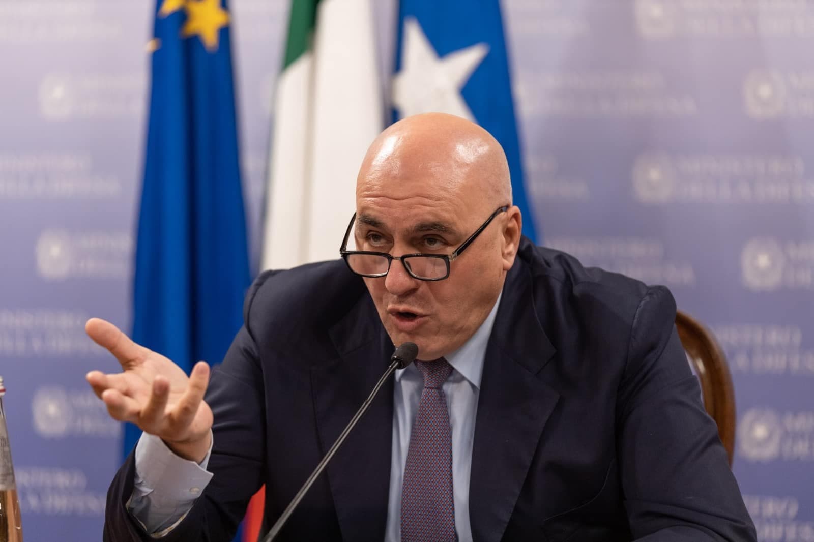 Ministar odbrane Italije: NATO ne treba više postojati - slika 1
