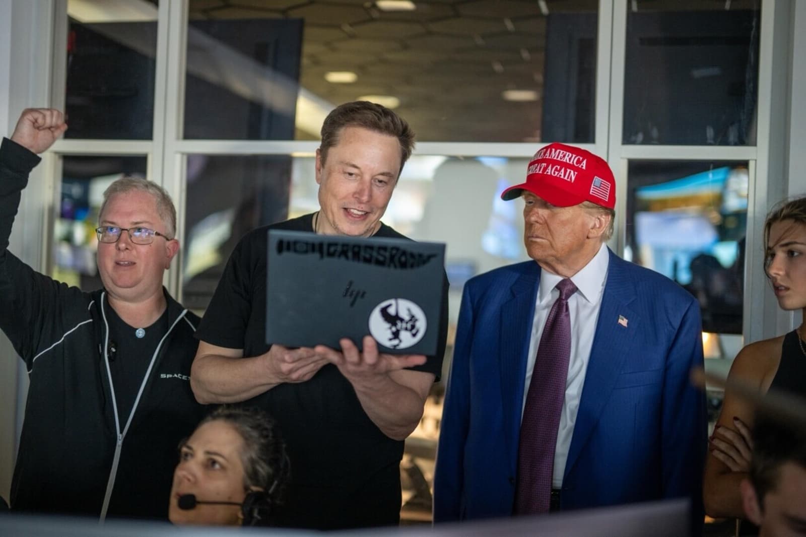 Trump:'Možda deportujem Muska' - slika 1