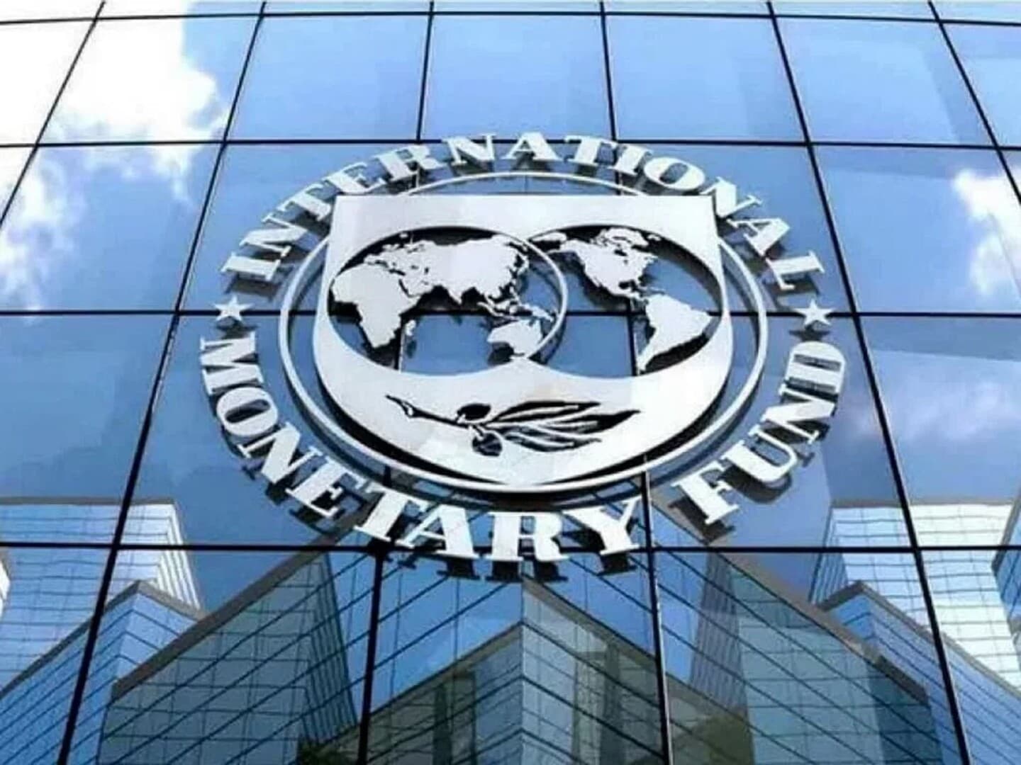 MMF: Rast ekonomije u BiH ostaje stabilan, ali inflacija i političke tenzije povećavaju rizike - slika 1