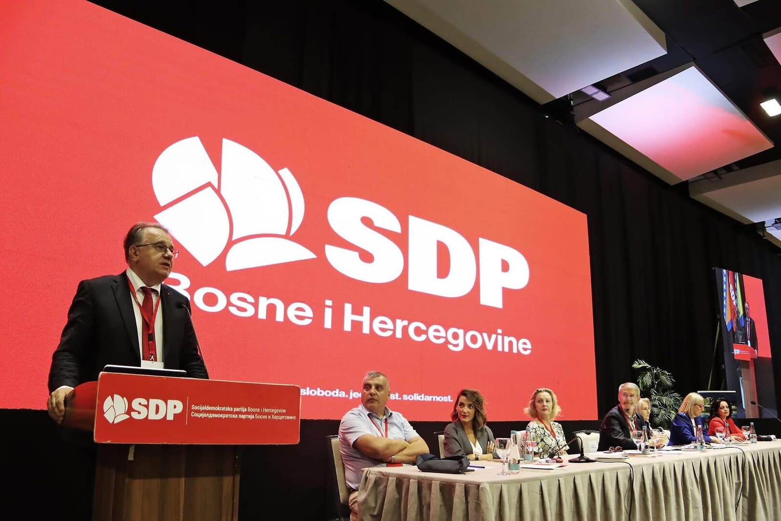Dodik se "nagodio": SDP nam duguje puno objašnjenja! - slika 1