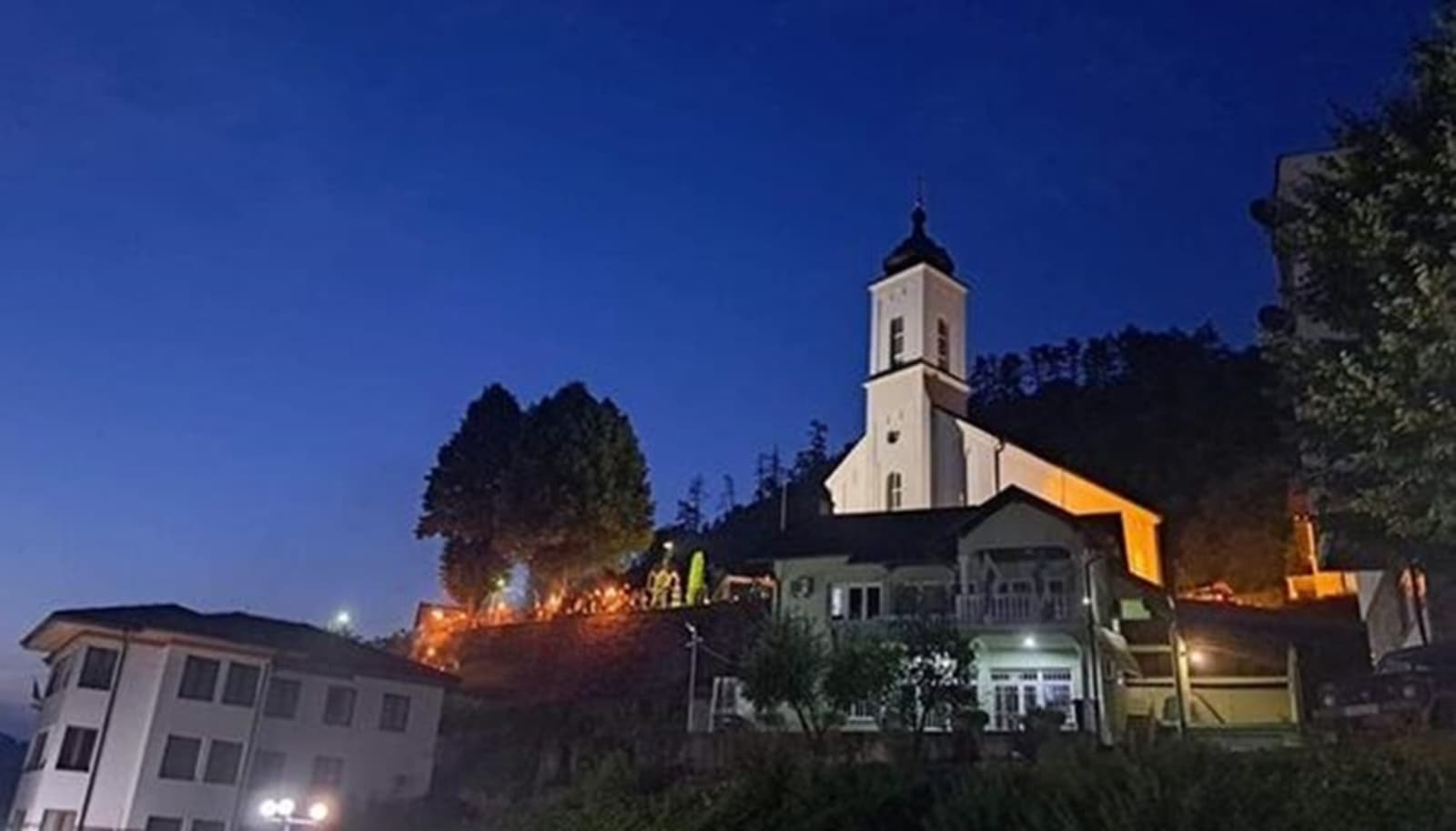 Sa zvučnika pravoslavne crkve u centru Srebrenice četničke pjesme - slika 1