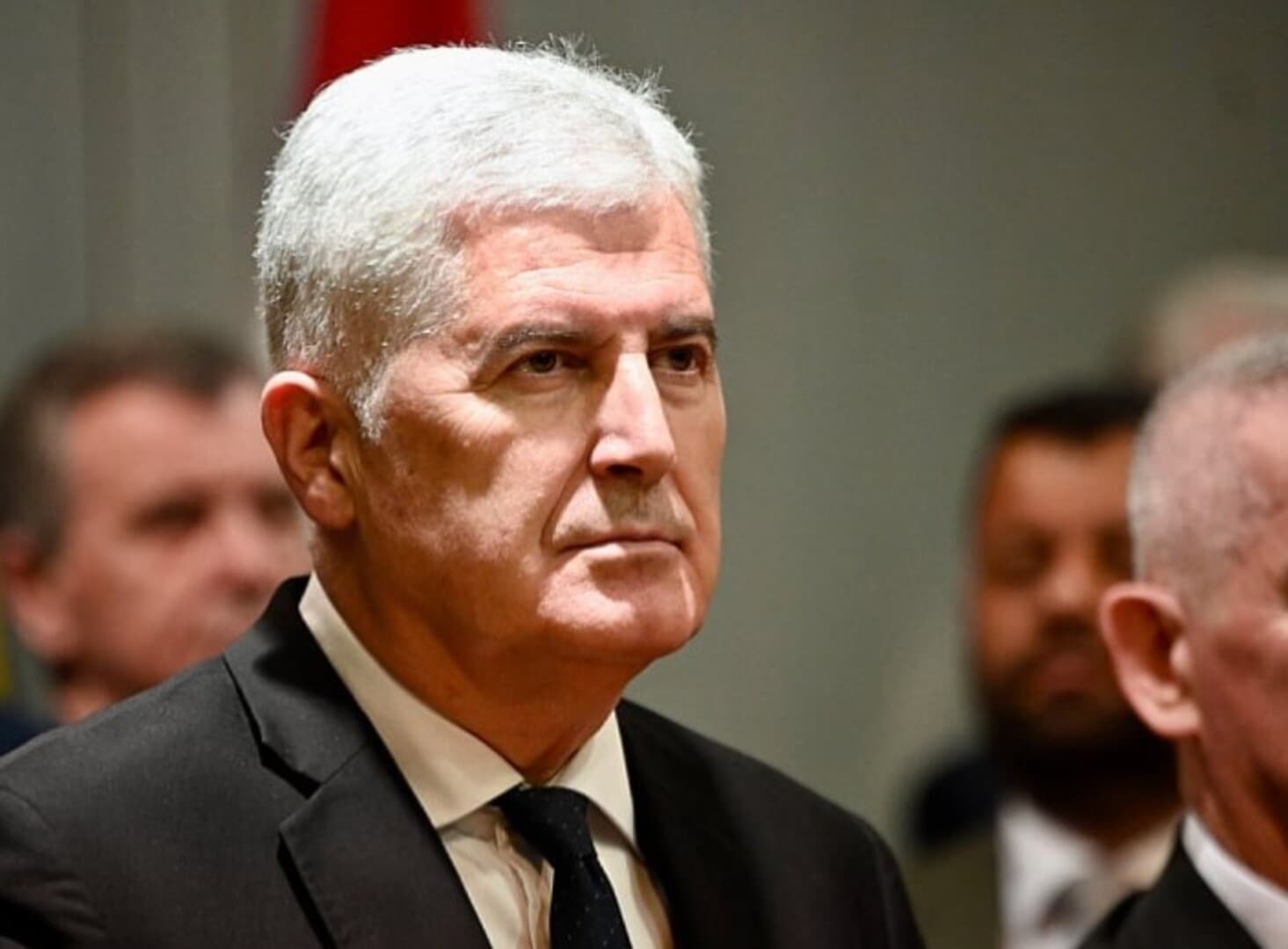 Treći entitet između "besmislenog" i platforme za očuvanje vlasti - slika 1