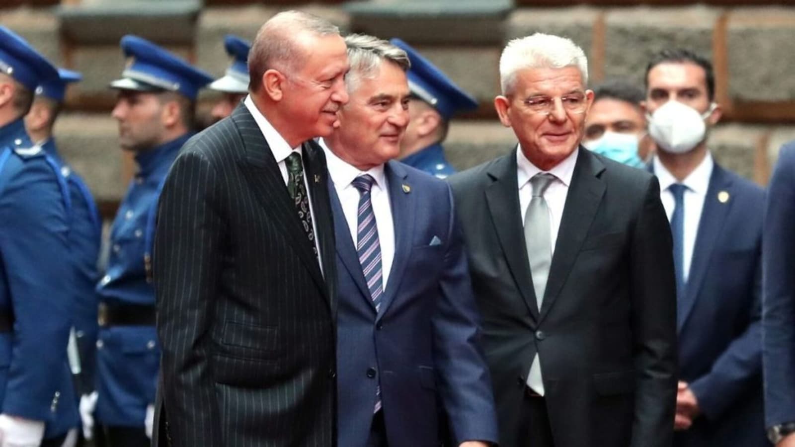 Put Sarajeva do Vašingtona preko Ankare, Rijada i Dohe - slika 1