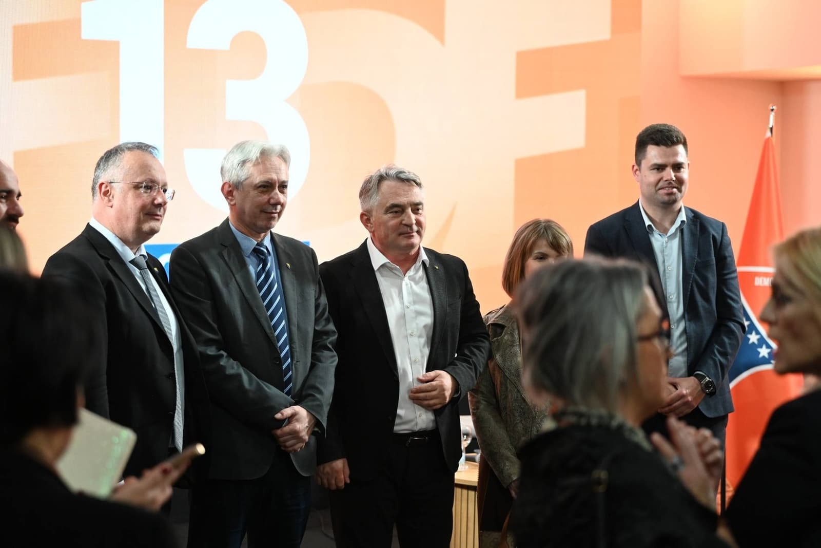 Komšić: Novcima EU, preko Hrvatske, finansira se divlja gradnja u Mostaru - slika 1