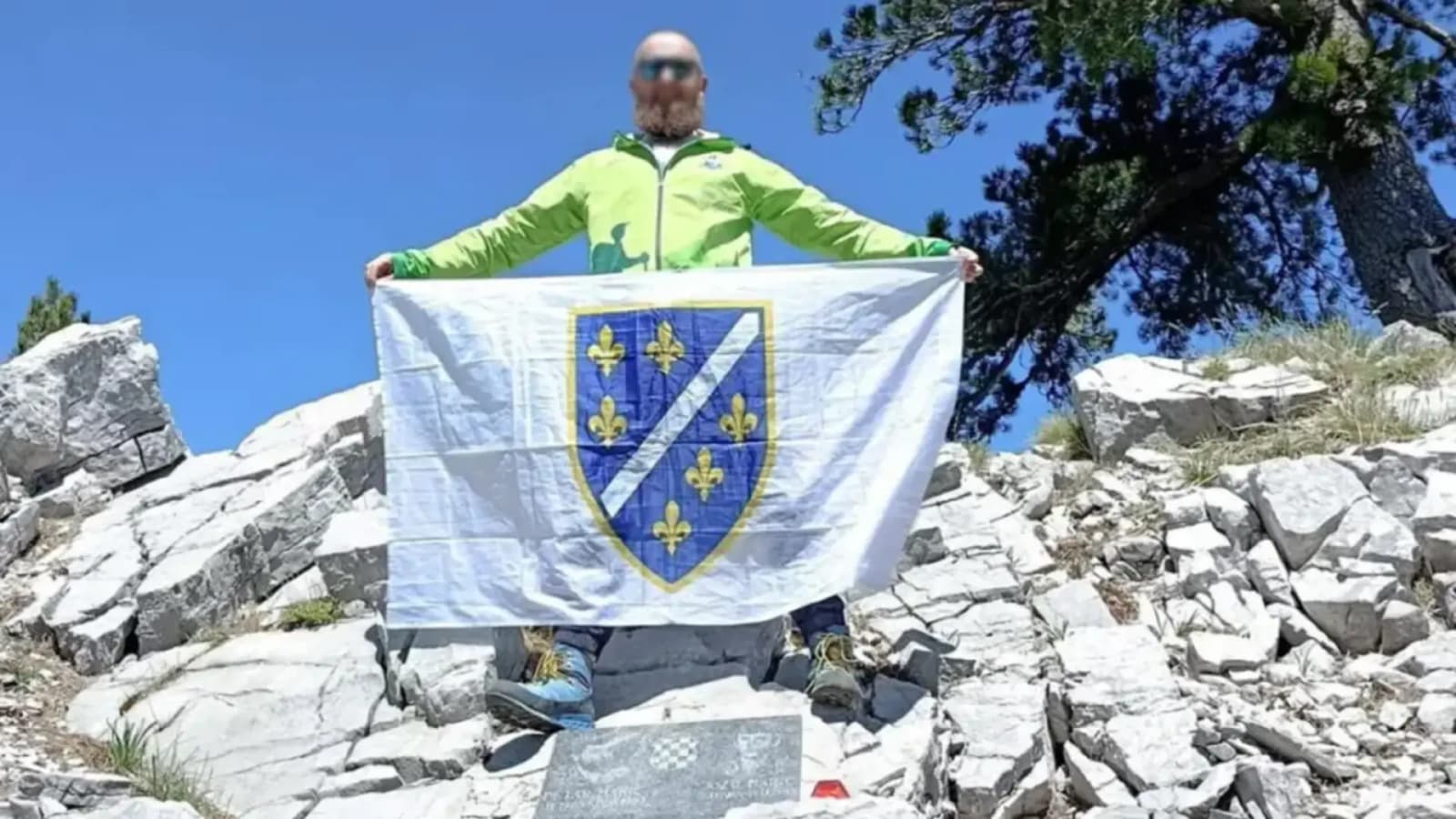 Planinar kažnjen zbog fotografije sa zastavom RBiH na Čabulji - slika 1