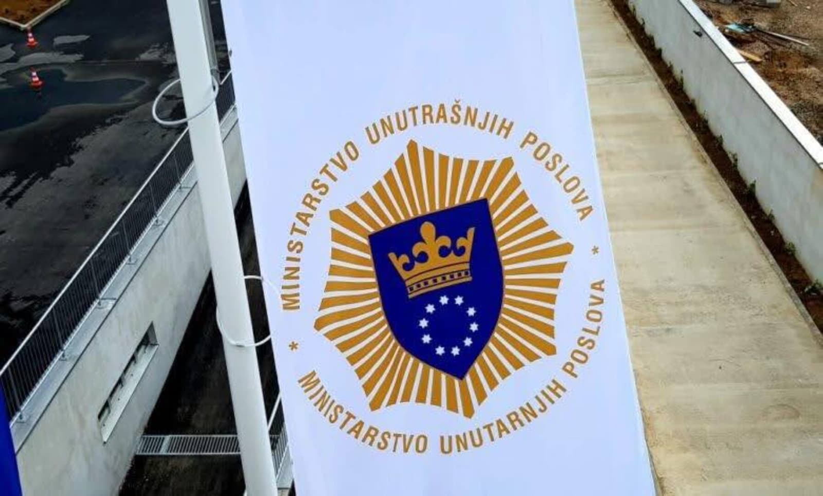 Policajka Kaknja spasili djevojku od utapanja - slika 1