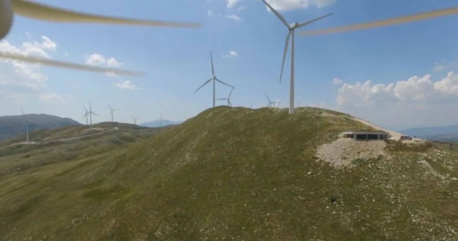 Odbor Parlamenta FBiH odbio podržati zaduženje za vjetroelektranu „Poklečani“ - slika 1