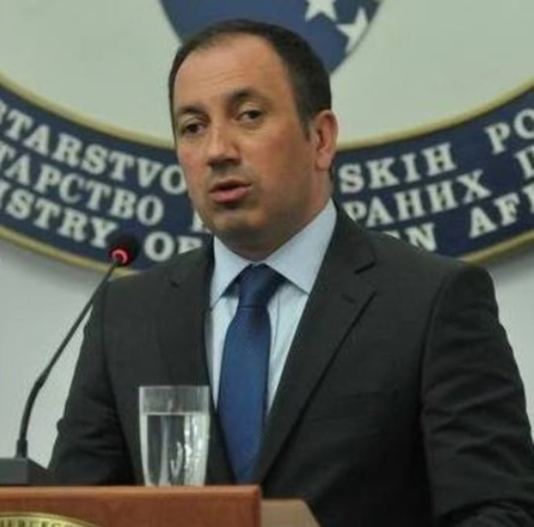 Crnadak tvrdi da “istraživanje jedne velike sile” pokazuje pobjedu opozicije u Rs - slika 1