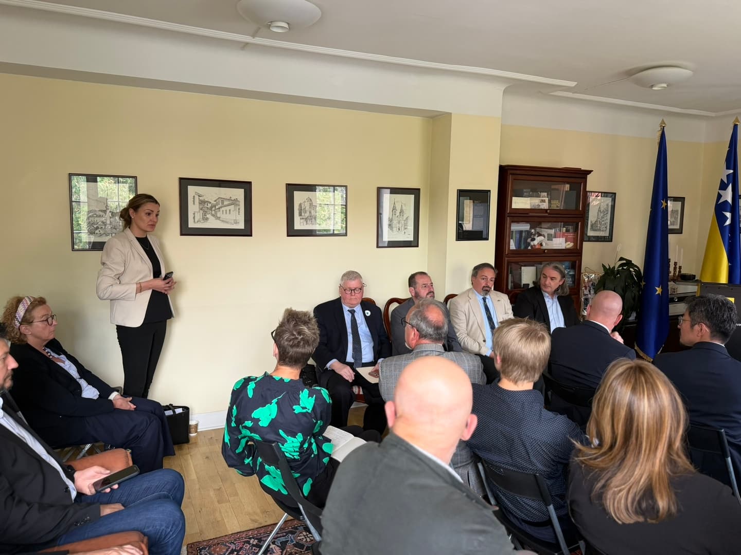 U Ambasadi BiH u Stokholmu održan seminar o sjećanju, istini i demokratiji - slika 8
