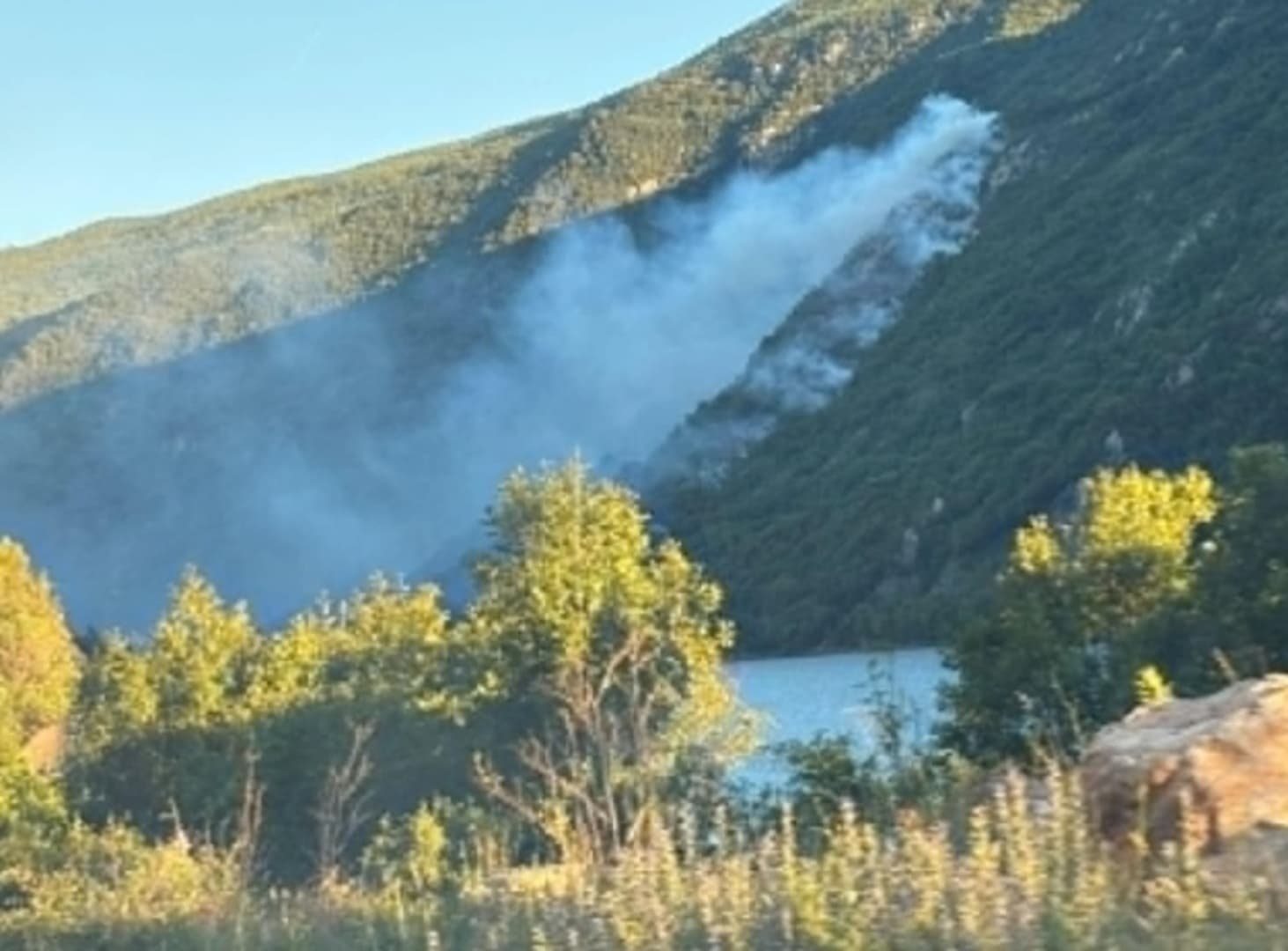 Požar na području Mostara između Salakovca i Drežnice - slika 1