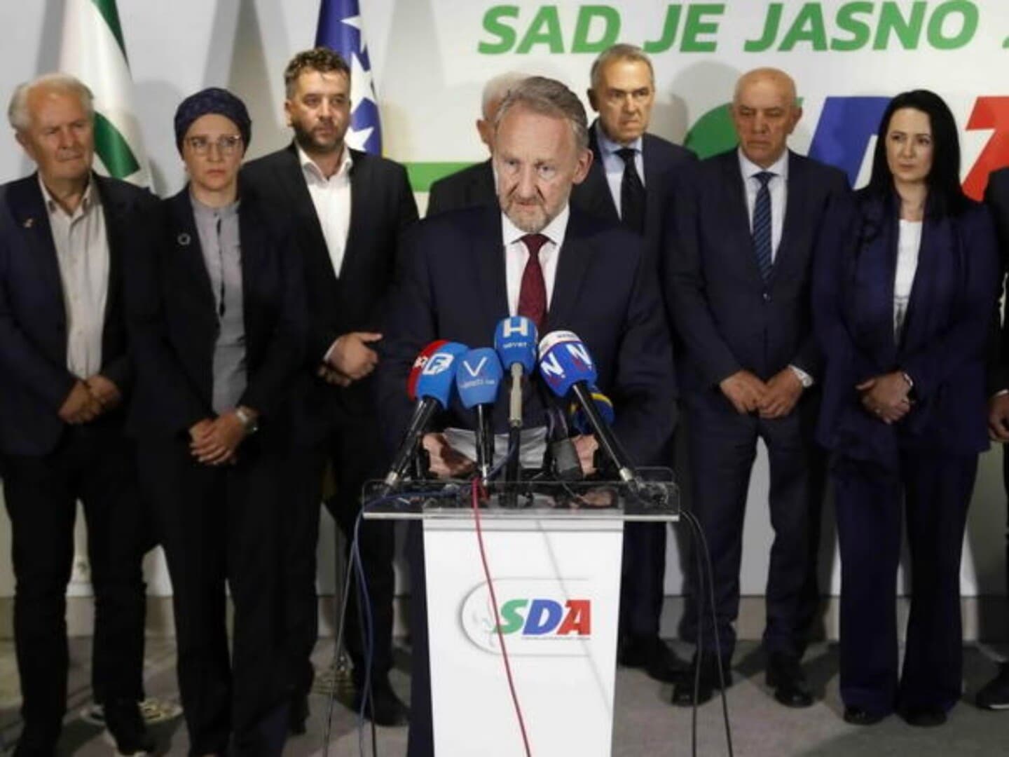 SDA: OHR mora ostati s punim ovlastima, sve drugo državu gura u blokade i konflikte - slika 1