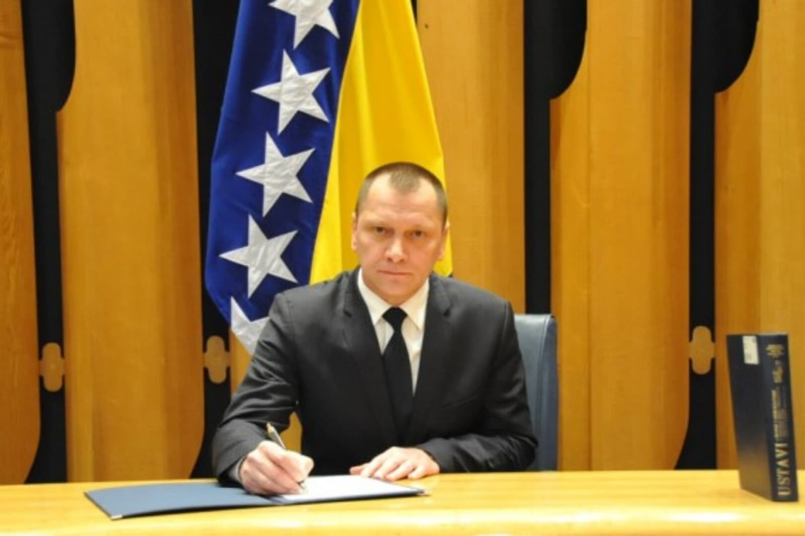 Miletić traži milion KM za BHRT: Da li će Zmajeve gledati cijela BiH? - slika 1