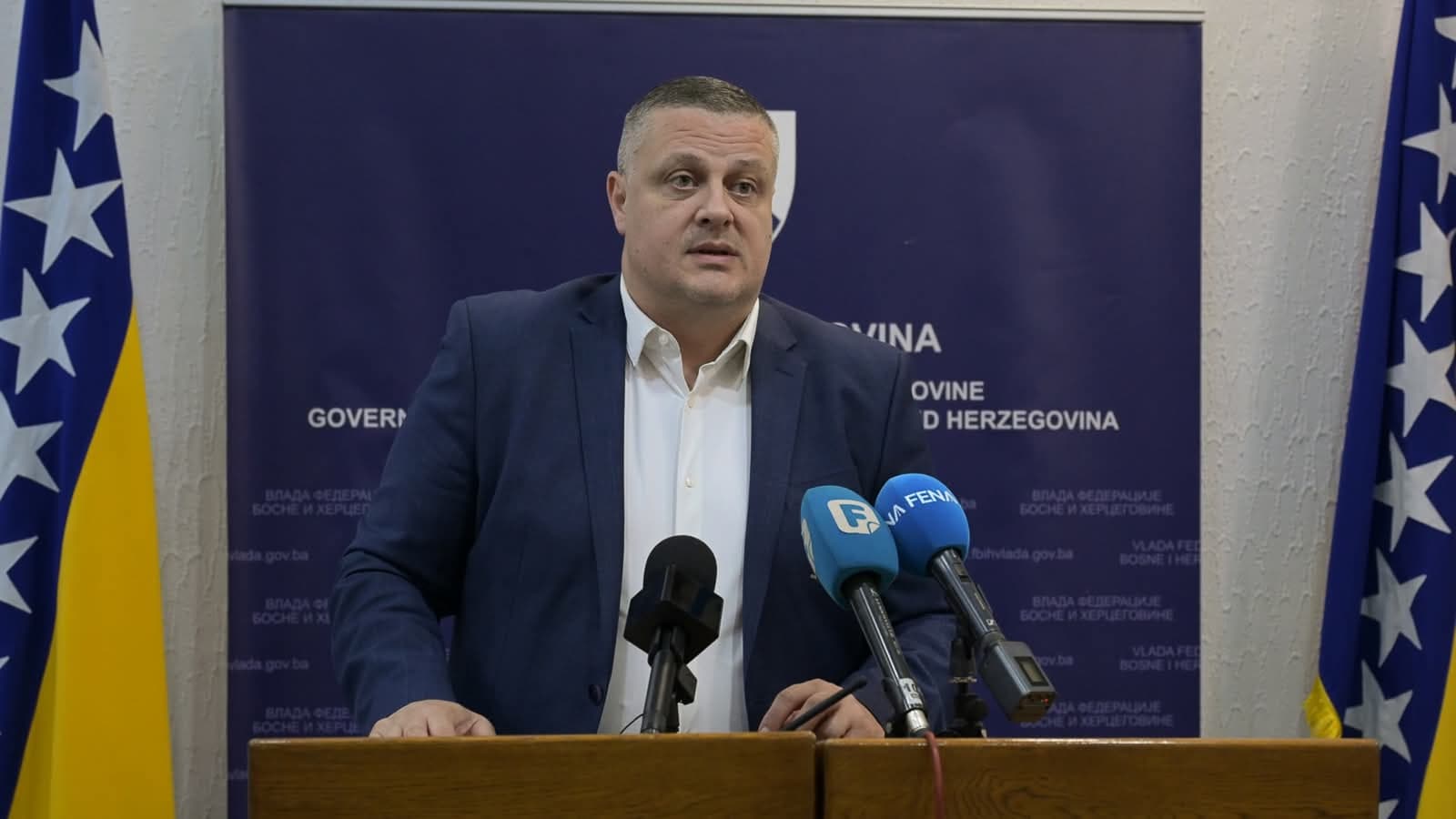 Ministar Mijatović potpisao ugovore: Skoro 22 miliona KM za razvoj male privrede u FBiH - slika 1