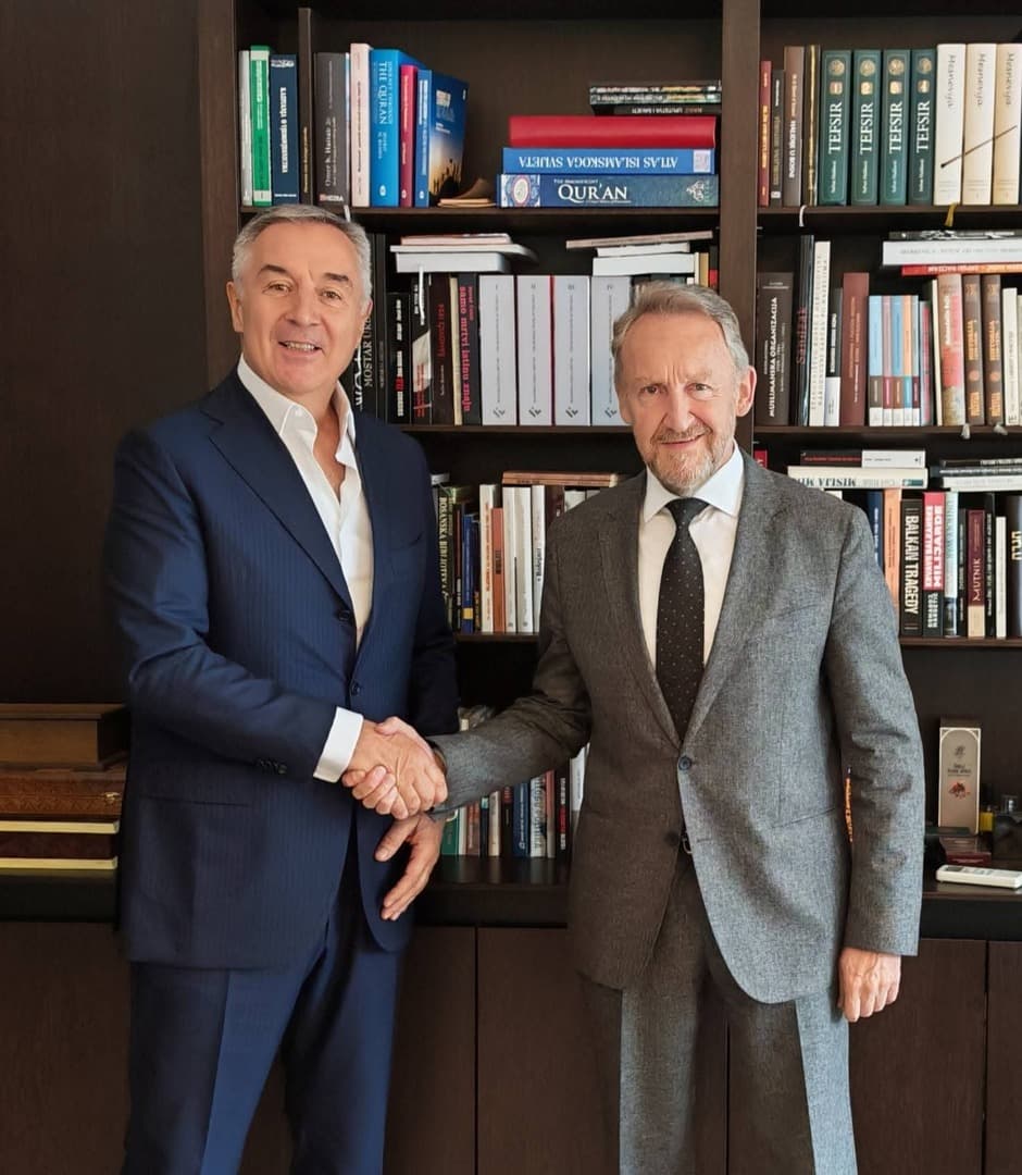 Izetbegović razgovarao s bivšim predsjednikom i premijerom Crne Gore Đukanovićem - slika 1