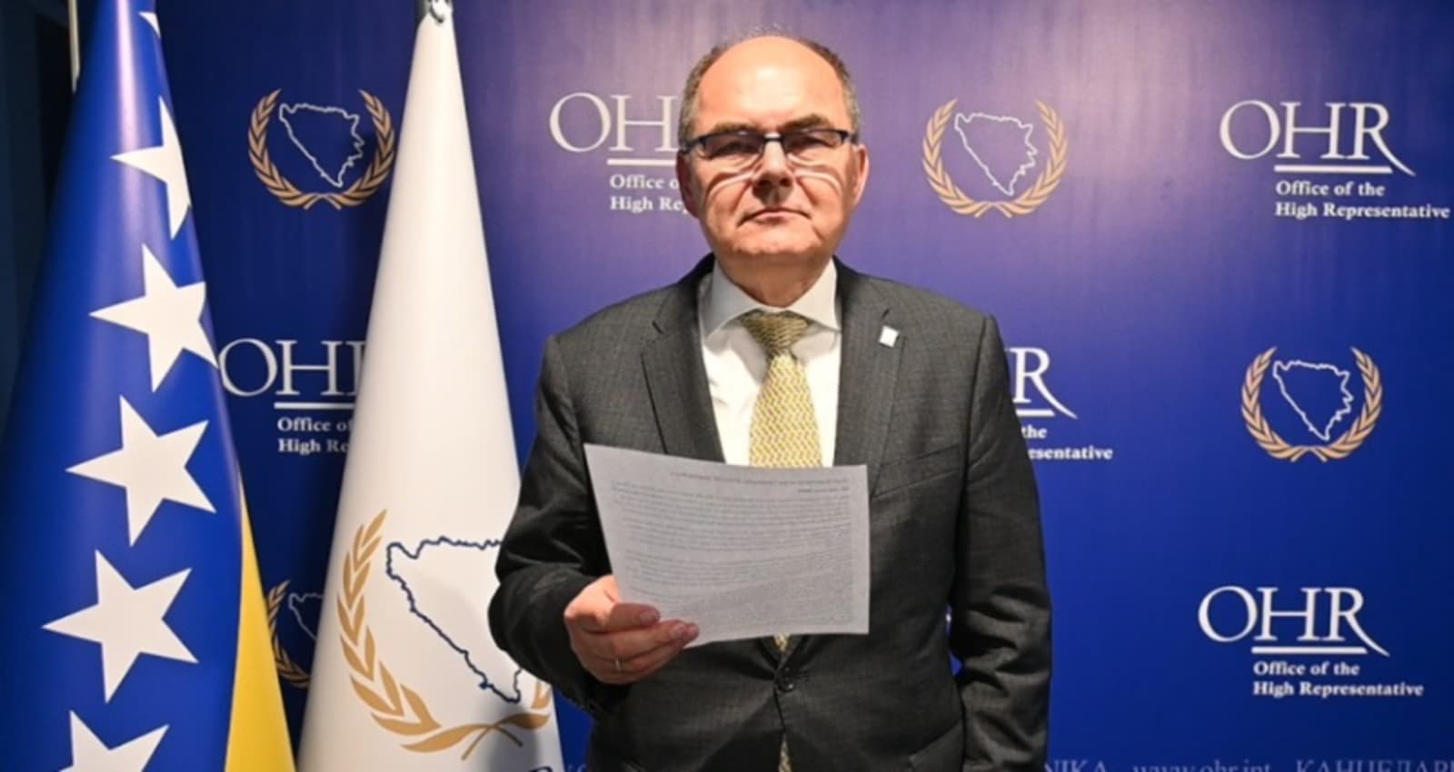 Schmidt s listom papira u kameru objavio kraj OHR-a i međunarodnog poretka u BiH - slika 1
