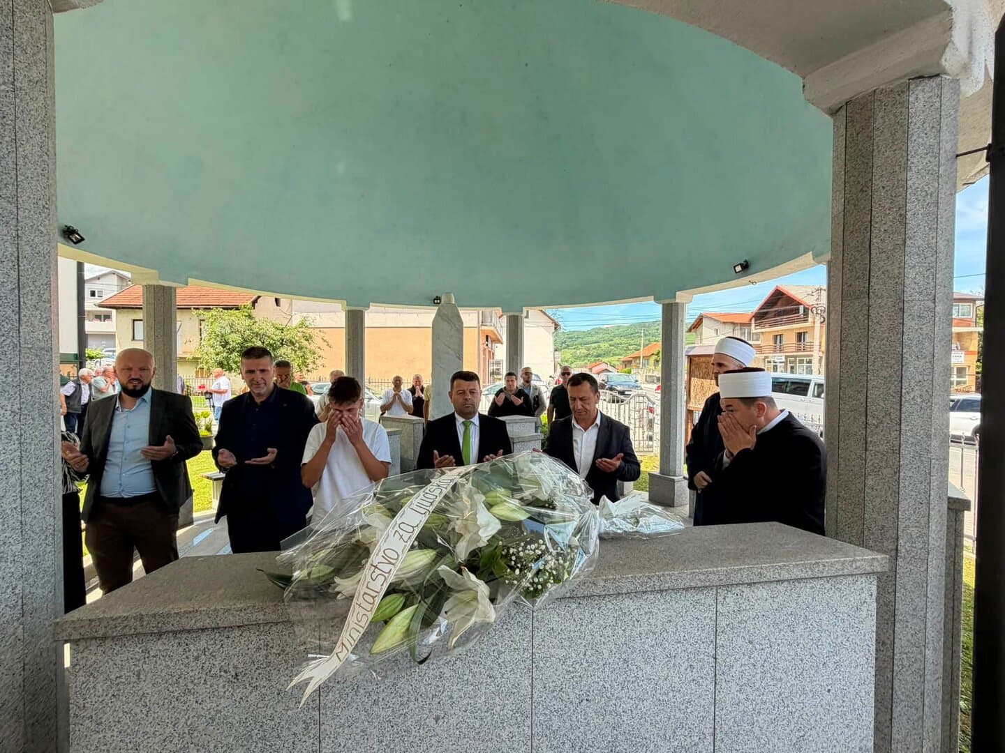 Hurtić odao počast šehidima i posjetio vrtić „IKRE“, osigurano 20.000 KM za proširenje kapaciteta - slika 1