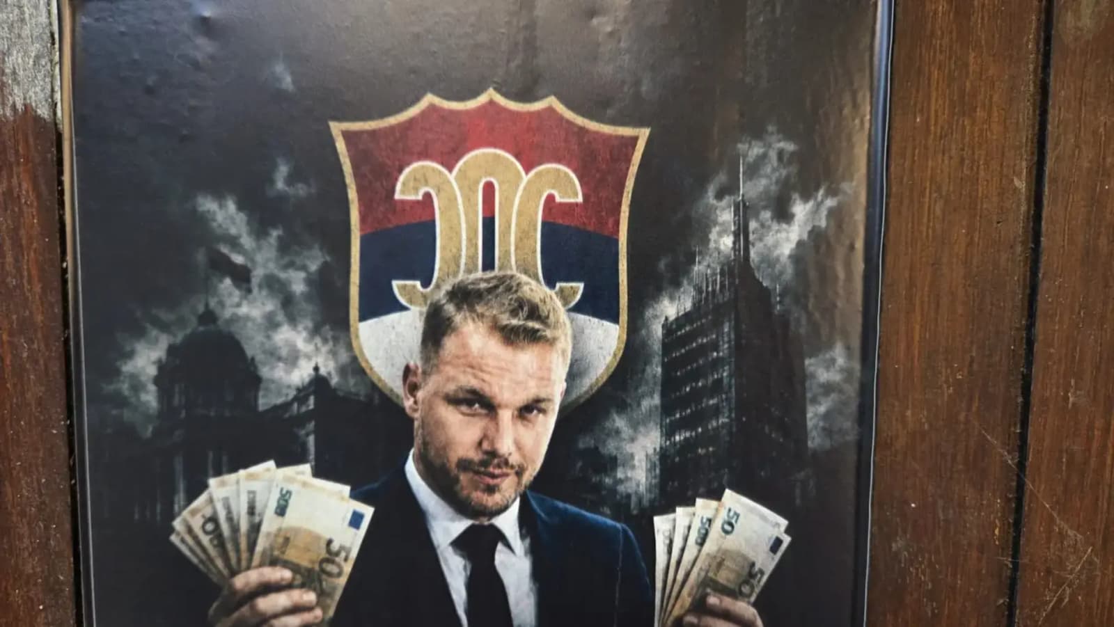 Osvanuli plakati u Banjoj Luci: Stanivuković sa hrpom EURA, i imena funkcionera SDS-a - slika 1
