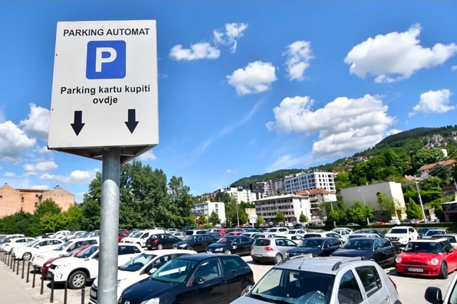 Sjednica vijeća o uvođenju naplate parkinga u Novom Sarajevu pomjerena za 30. juni - slika 1
