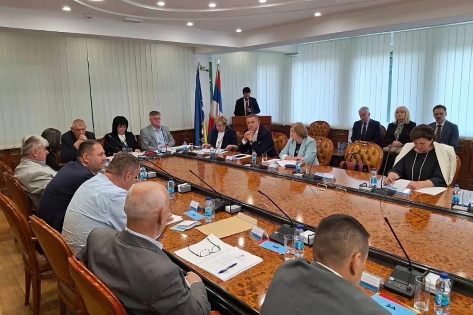 Bez dogovora u Vijeću naroda Rs-a o OHR-u, delegatima stigao akt entitetskog Ustavnog suda - slika 1