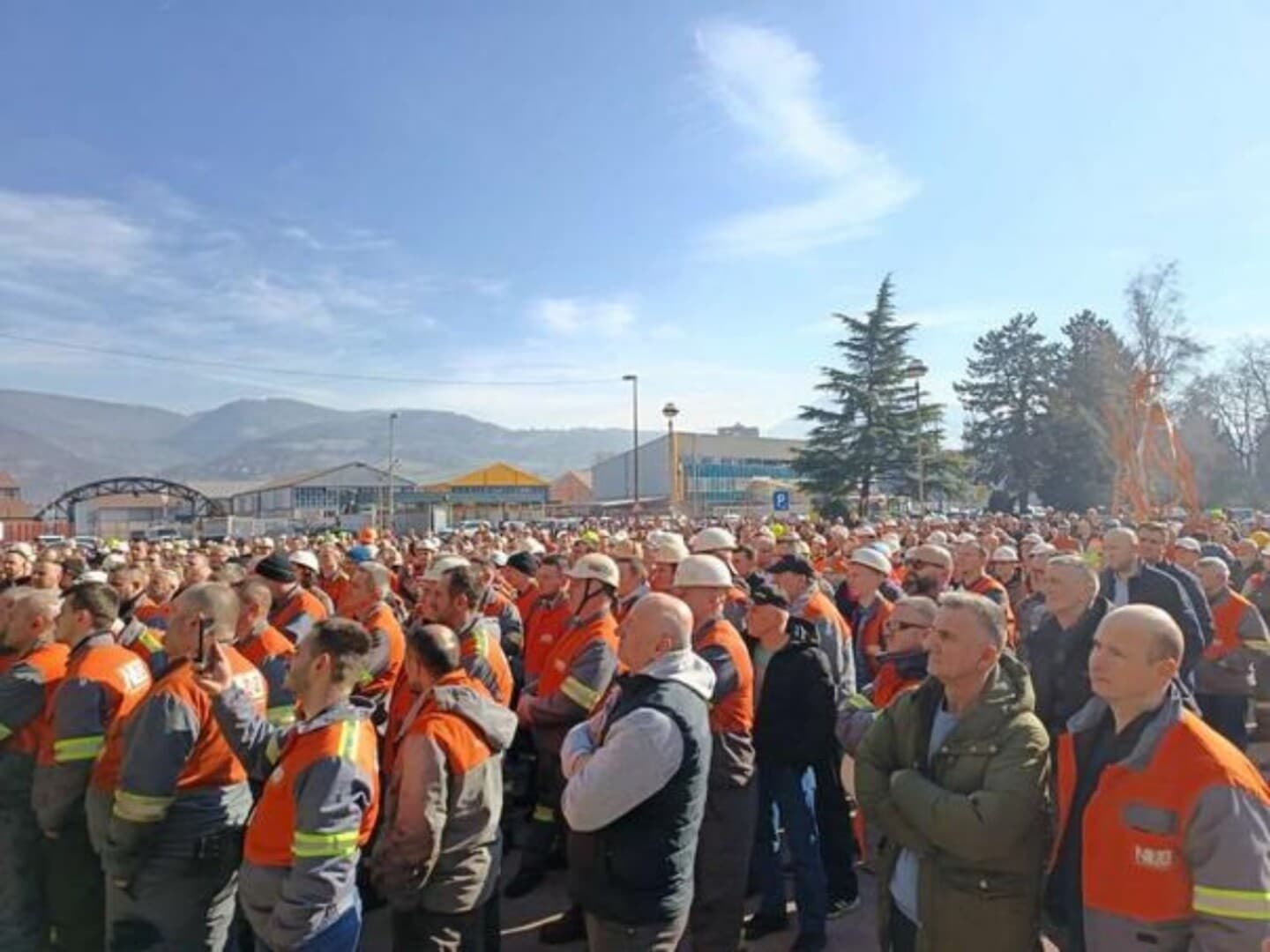 Dio radnika Nove Željezare Zenica stupio u radnički neposluh - slika 1