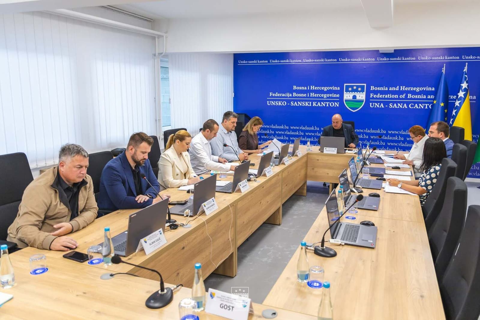 Vlada USK: 10. i 11. juli proglašeni danima žalosti - slika 1