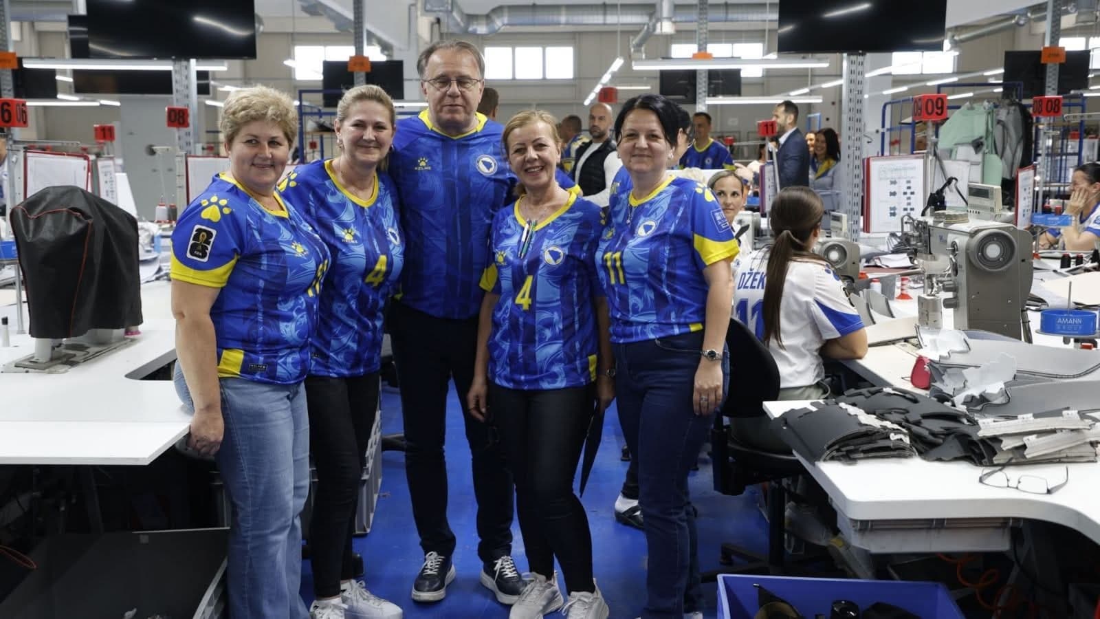 Premijer Nikšić u posjeti firmi BOXMARK Leather u Lukavcu: Treba podržati ovakve privredne subjekte - slika 1