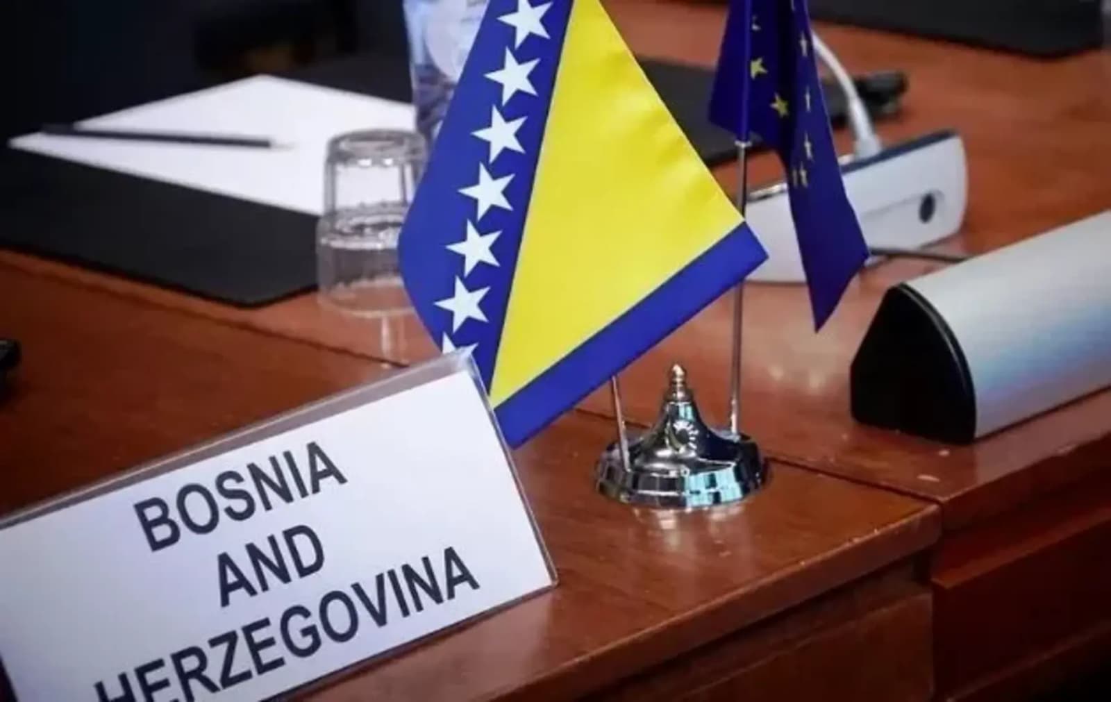 BiH na stolu velikih sila, a domaći akteri i dalje misle da vode igru, iako su Bećirovićeve garancije odavno istekle! - slika 1
