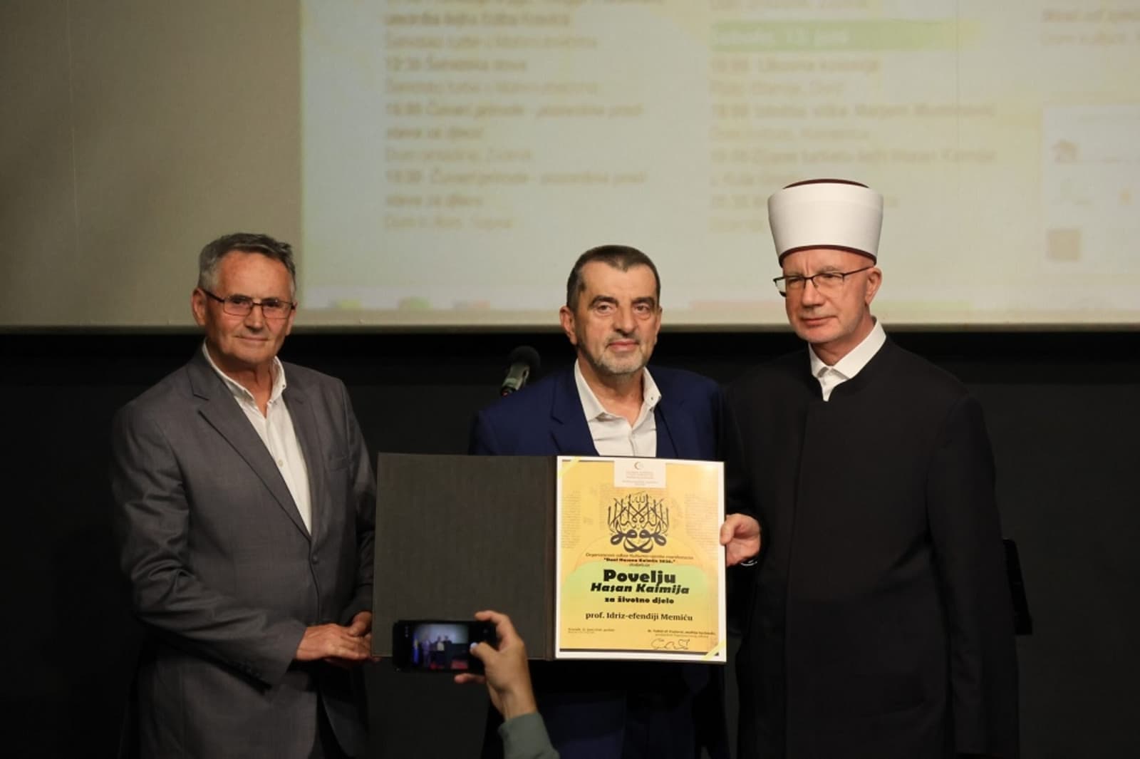Dani Hasana Kaimije: Nagrađena knjiga „Zvornik 1992–1995: Genocid na kapiji Bosne“ - slika 1
