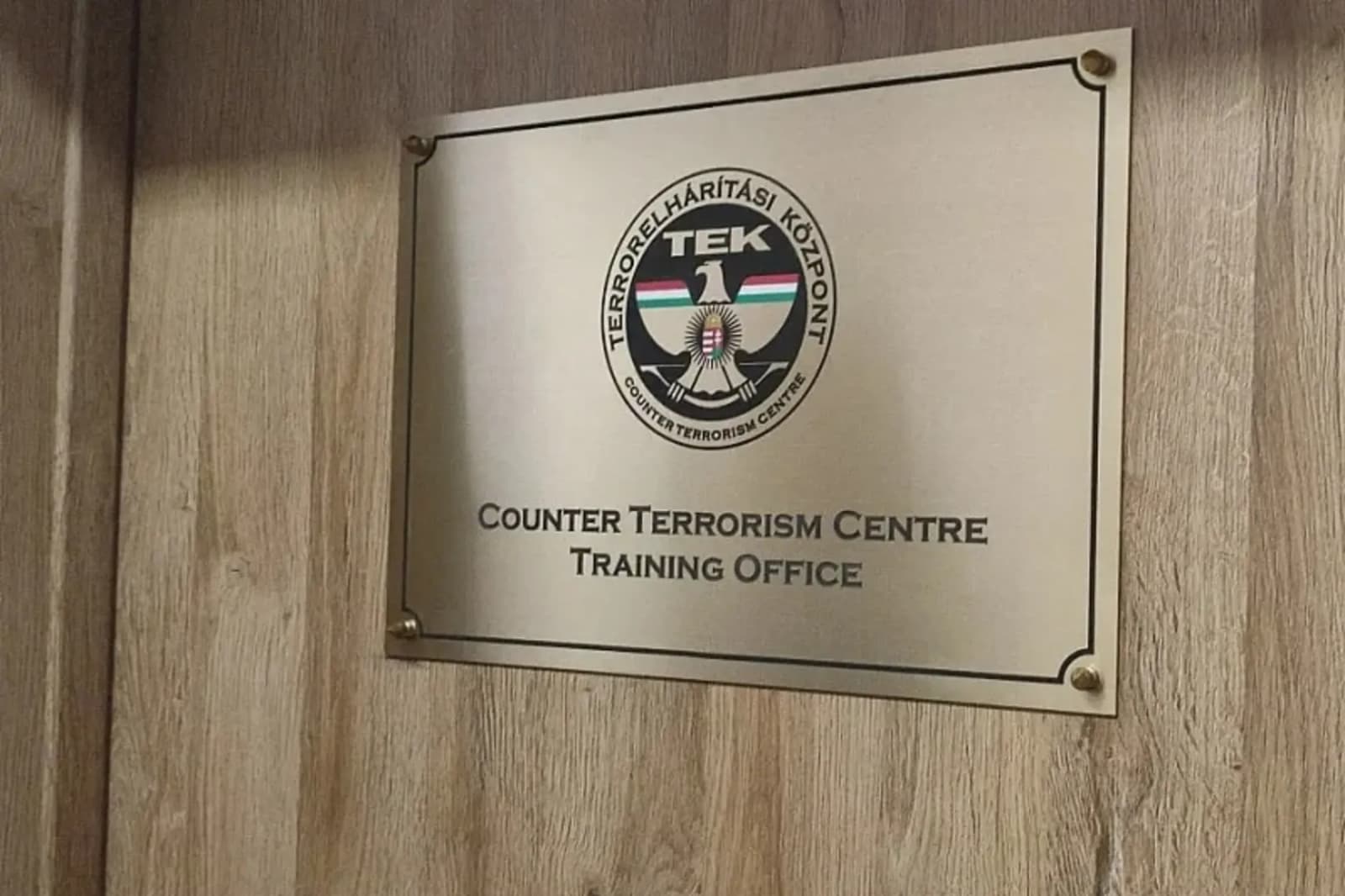 Gasi se Orbanova "privatna garda": Nedavno su otvorili ured u Banjoj Luci, a sada im prijeti potpuni raspad - slika 1