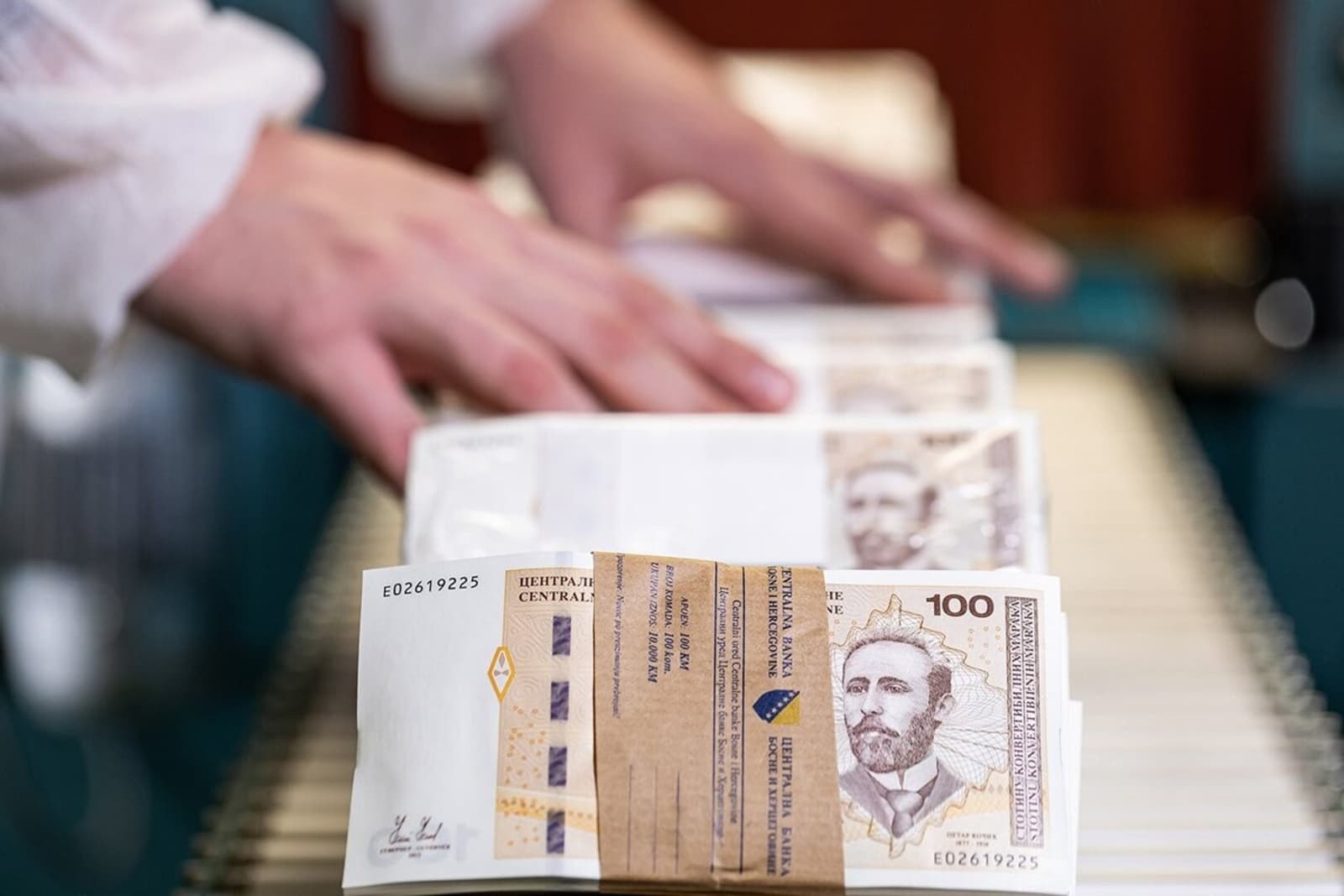 Šta znači odluka Moneyvala: Gubici stotina miliona KM! - slika 1