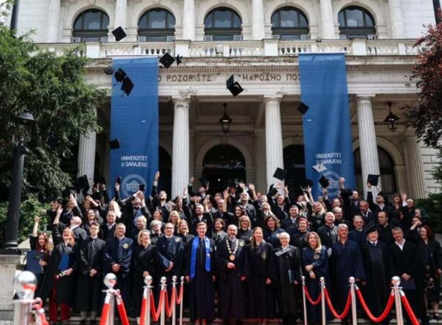 Univerzitet u Sarajevu promovisao 61 doktora nauka iz različitih oblasti - slika 1