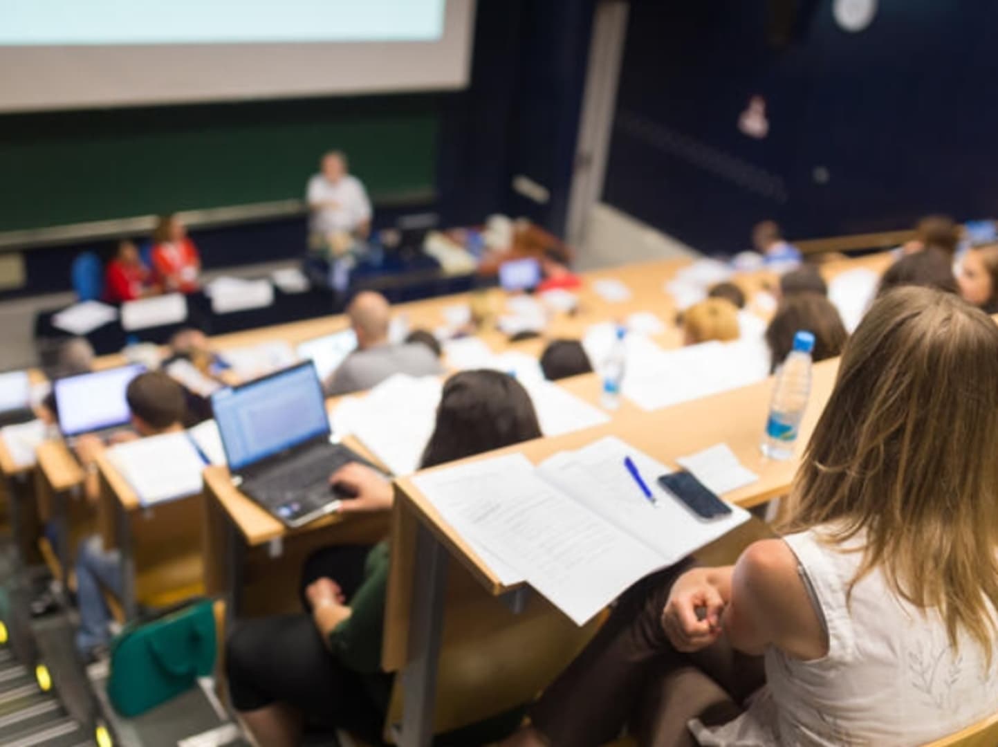 Za 15 godina "nestala" polovina studenata u Rs - slika 1
