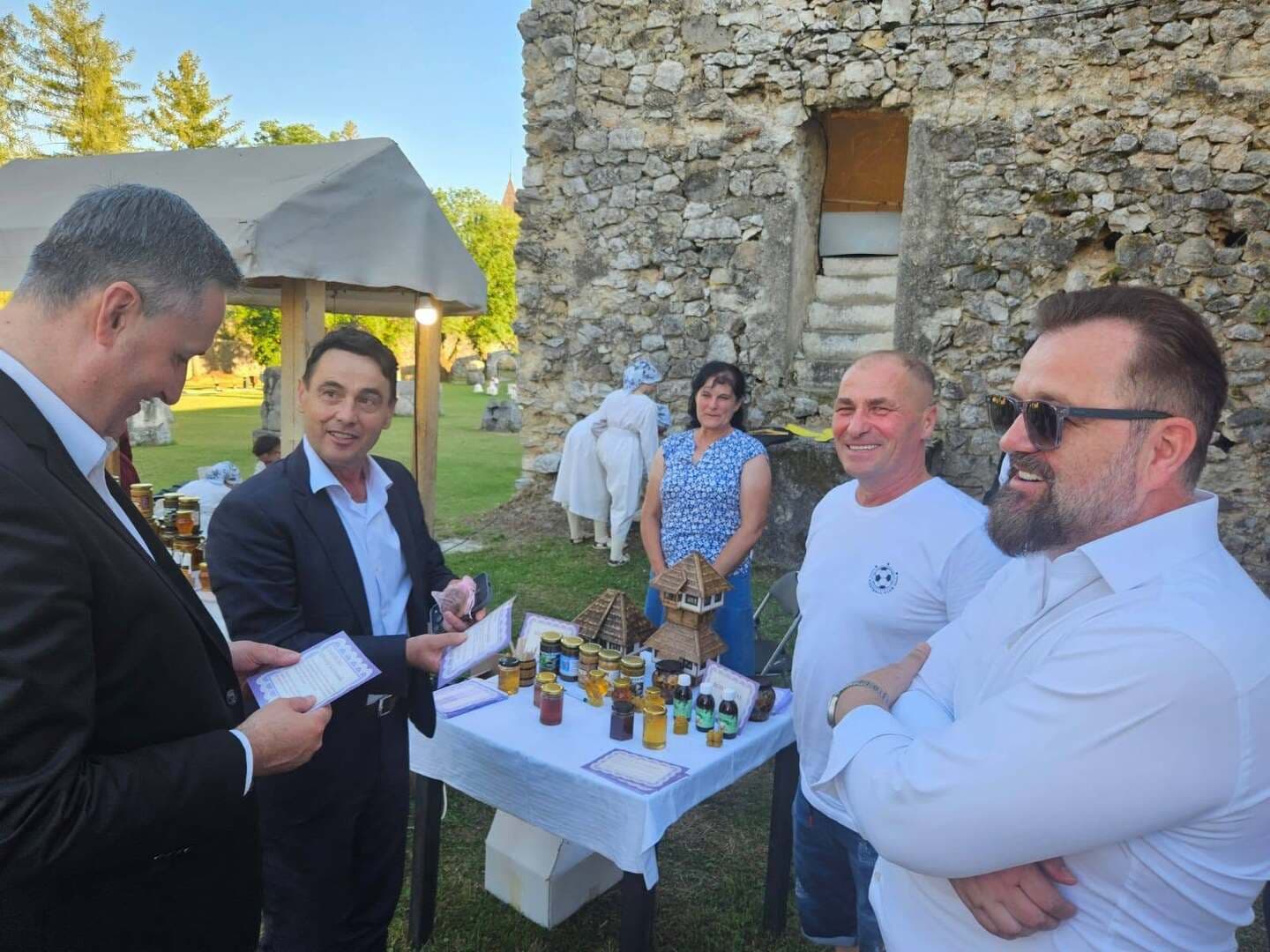 „Romantična noć“ na Starom gradu Ostrošcu okupila brojne posjetioce - slika 1