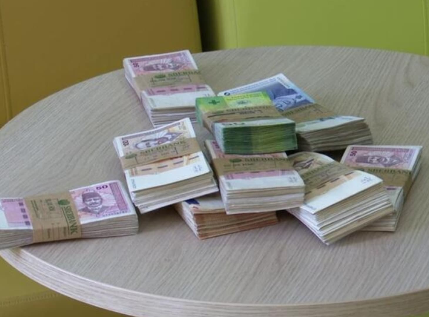 Rs ponovo na berzi: Vlada se zadužila za još 49 miliona KM - slika 1