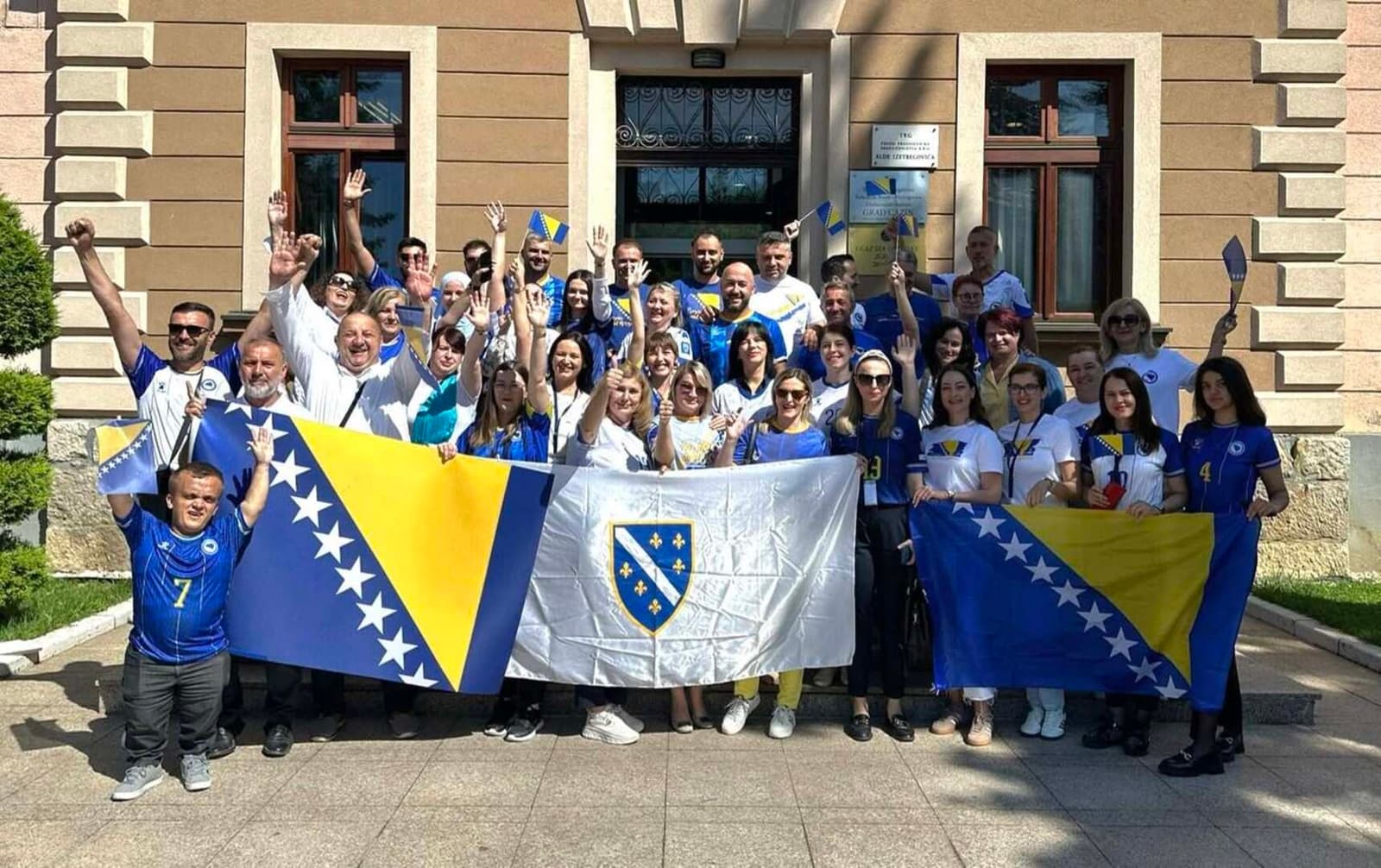 Gradska uprava Cazina pružila podršku reprezentaciji BiH: Uz zmajeve srcem i dušom - slika 1