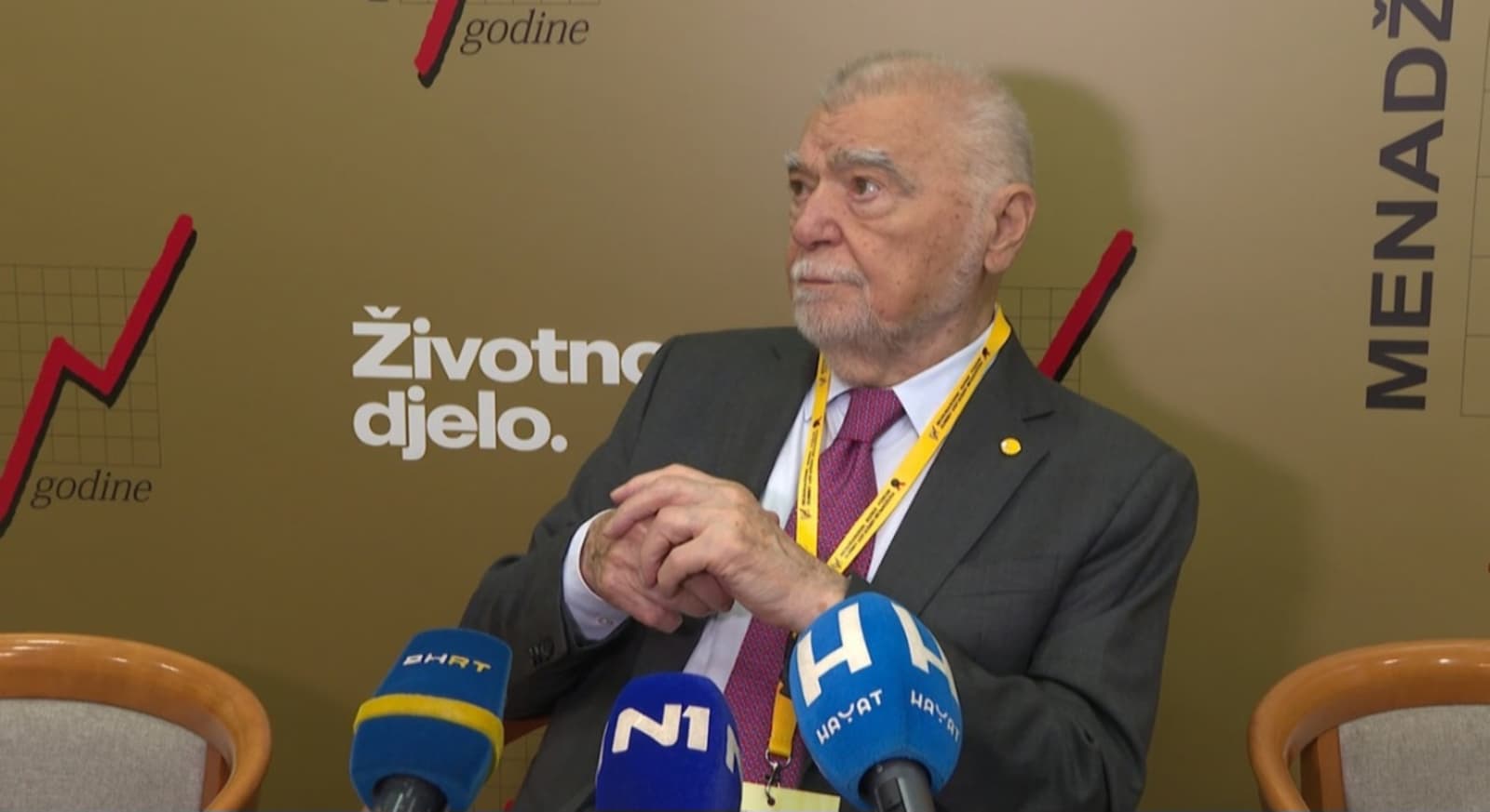 Mesić u Sarajevu: Dobro bi bilo da OHR ostane još neko vrijeme, ideje o Herceg-Bosni nazvao "nakaradnim" - slika 1