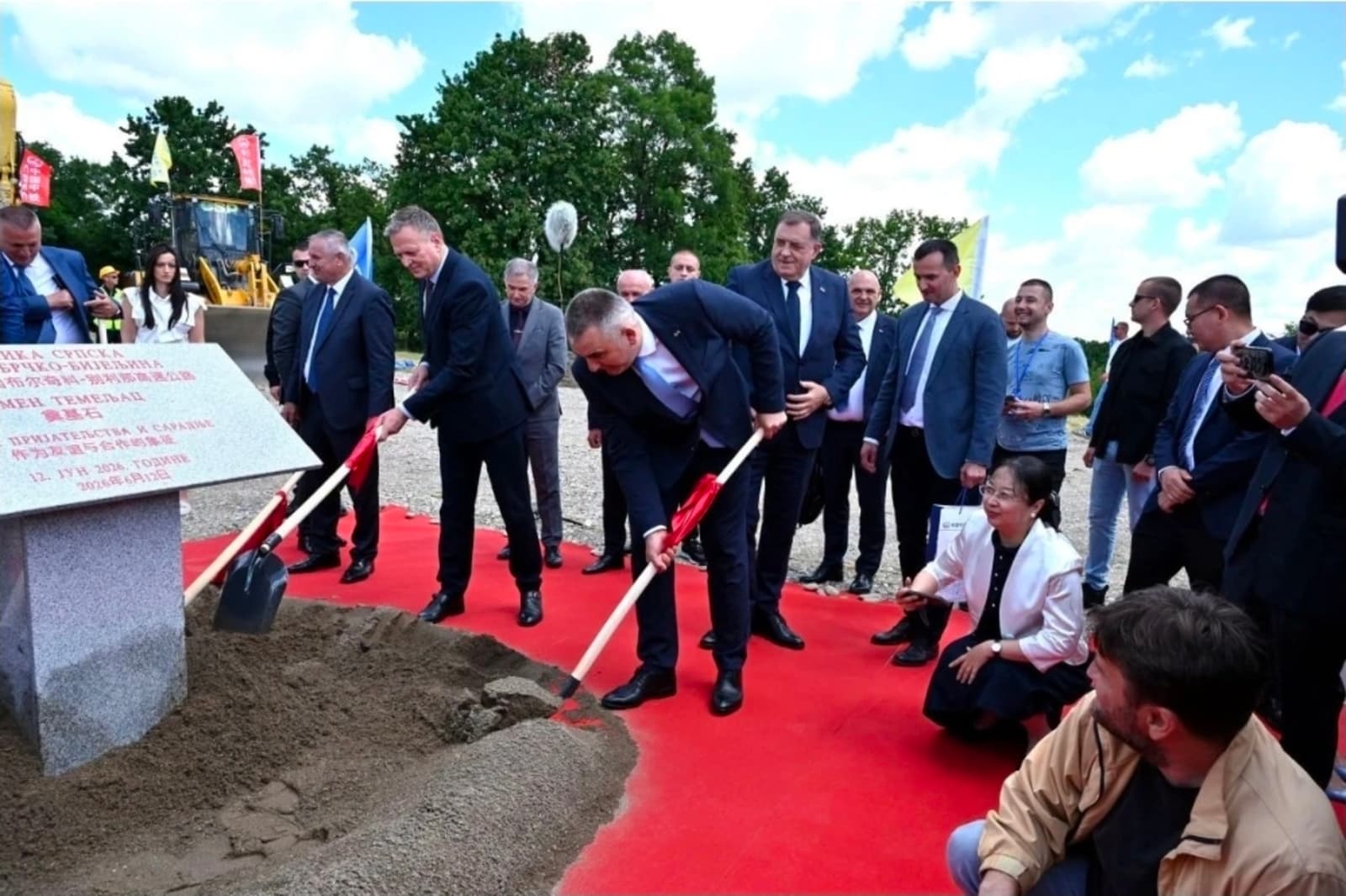 Novi predizborni kamen temeljac Vlade Rs-a za izgradnju kineskog autoputa - slika 1
